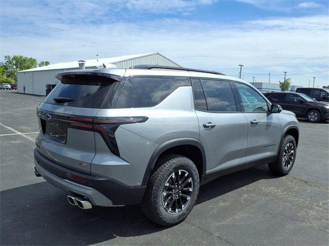 New 2025 Chevrolet Traverse Z71 w/ Enhanced Driving Package image 3