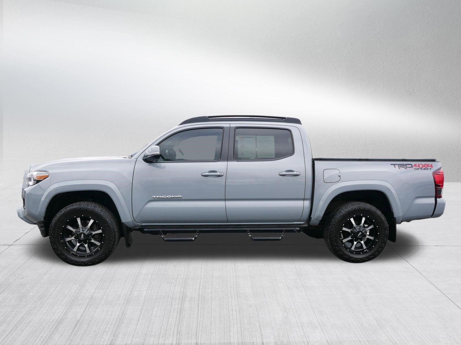 Used 2019 Toyota Tacoma TRD Sport image 4