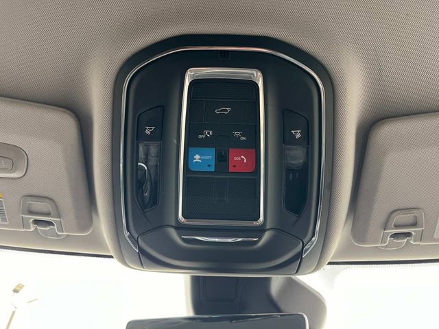 Certified 2023 Jeep Grand Cherokee Limited w/ Luxury Tech Group II image 27