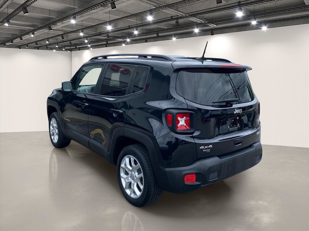 Used 2018 Jeep Renegade Latitude AWD/4WD image 5