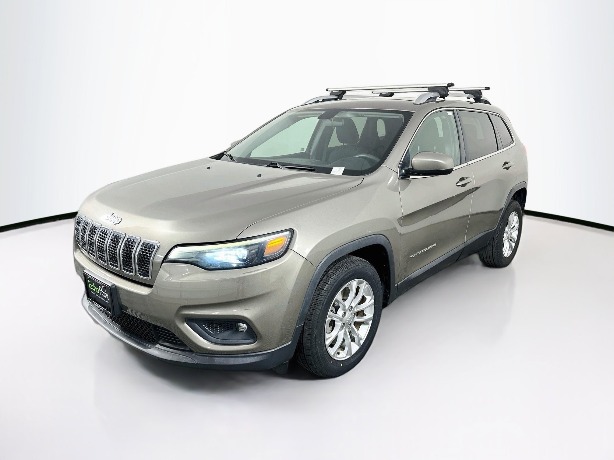 Used 2019 Jeep Cherokee Latitude w/ Popular Appearance Group FWD image 3