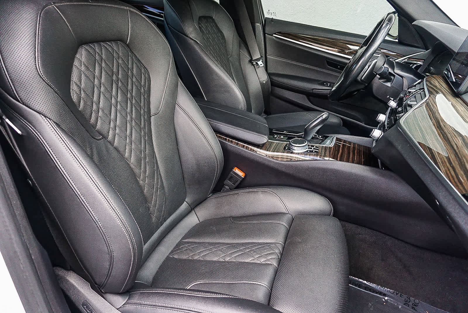 Used 2021 BMW 530i w/ Convenience Package RWD image 18