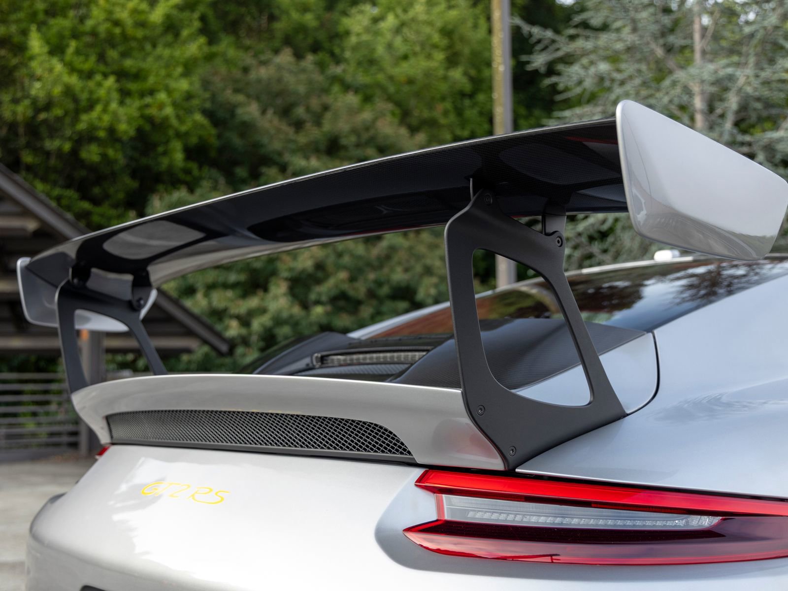 Certified 2018 Porsche 911 GT2 RS RWD image 28
