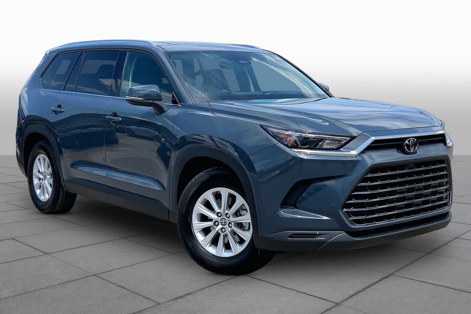 Used 2025 Toyota Grand Highlander FWD image 3
