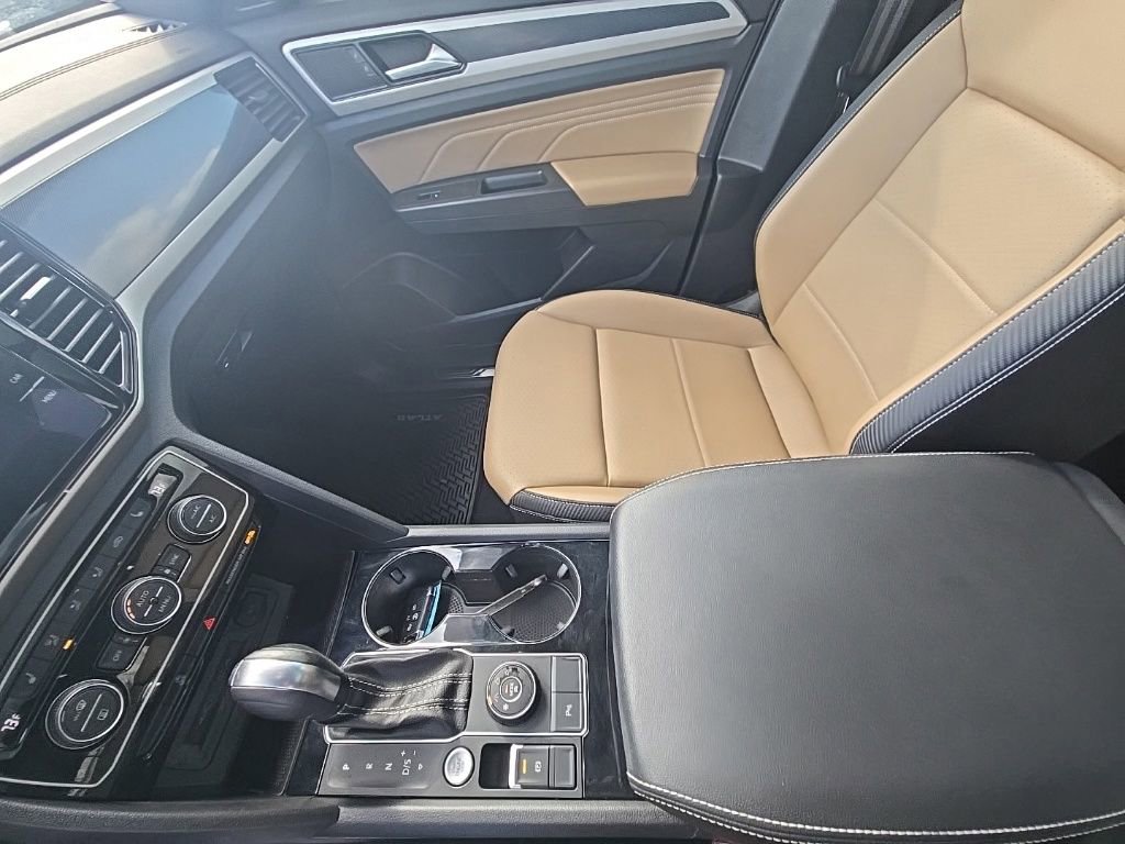 Used 2022 Volkswagen Atlas Cross Sport SEL R-Line image 24