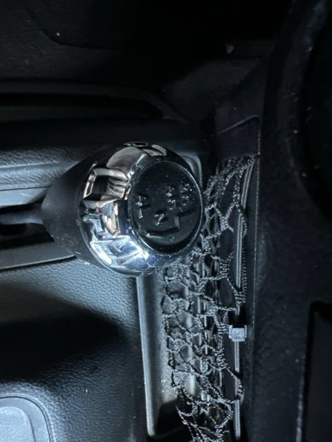 Used 2015 Jeep Wrangler Unlimited Rubicon AWD/4WD image 12