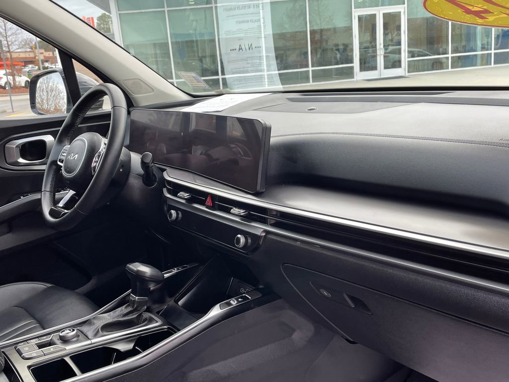 Used 2024 Kia Sorento S image 13