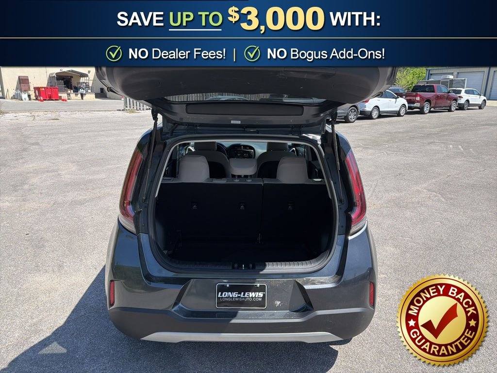 Used 2025 Kia Soul LX w/ LX Technology Package FWD image 13