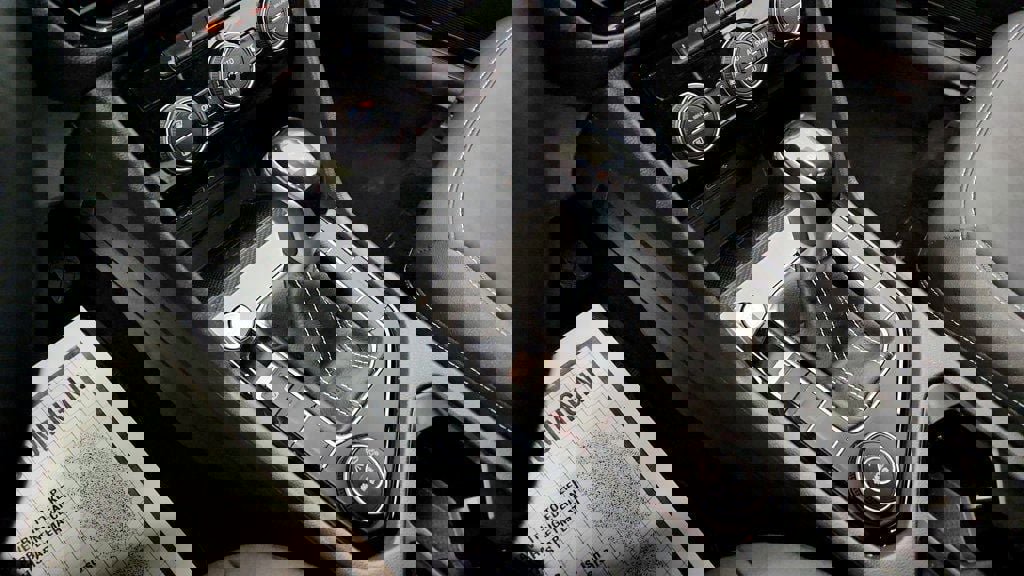 Used 2024 Volkswagen Taos SE AWD/4WD image 16