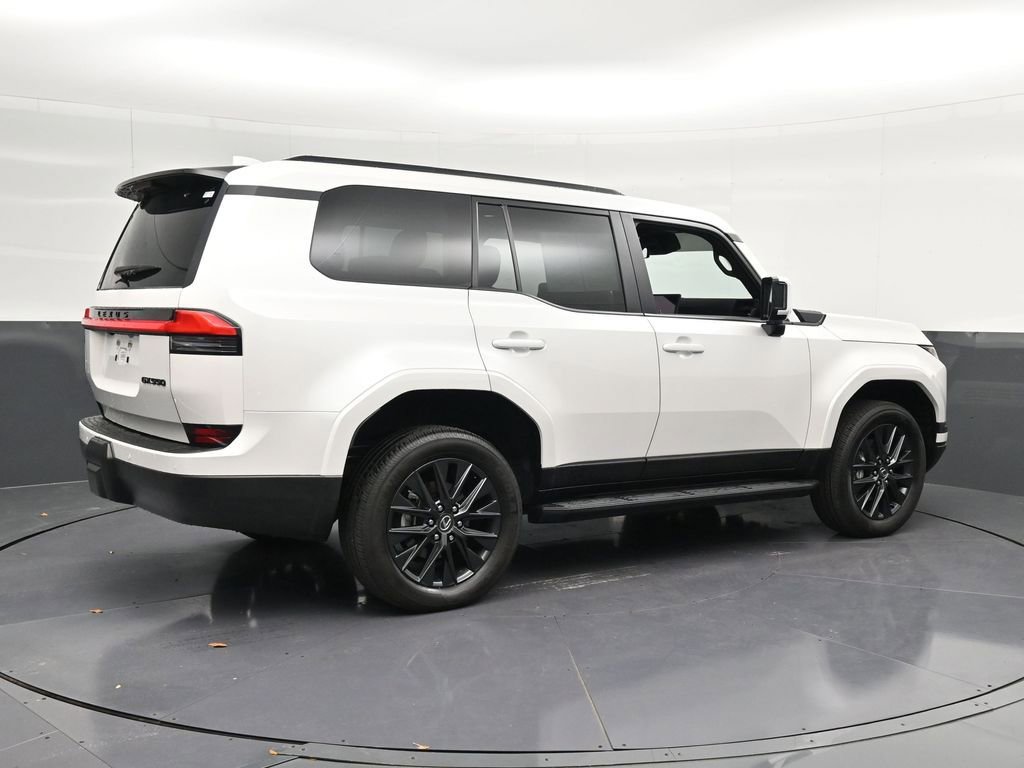 Used 2024 Lexus GX 550 w/ Cold Area Package AWD/4WD image 3
