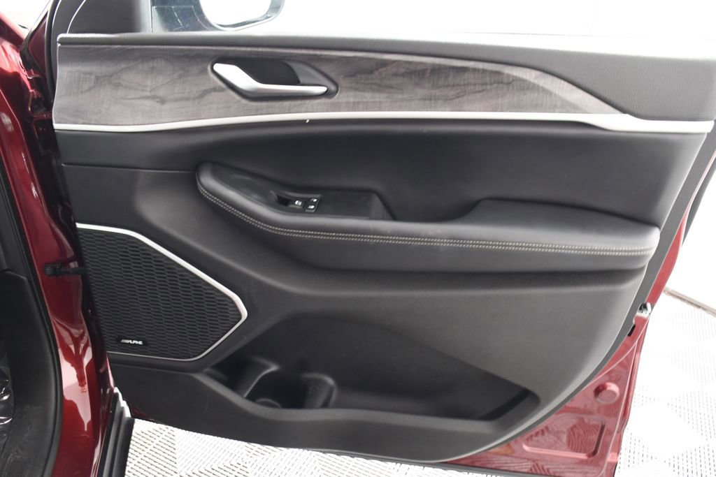 Used 2022 Jeep Grand Cherokee Limited 4xe w/ Luxury Tech Group II image 18