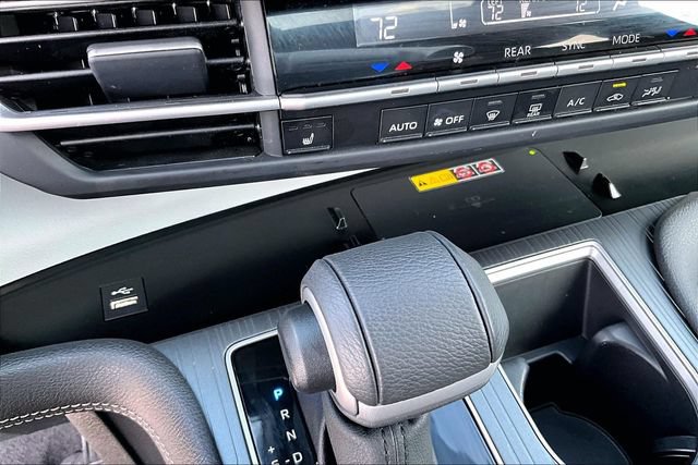 Used 2026 Toyota Sienna XLE FWD image 15