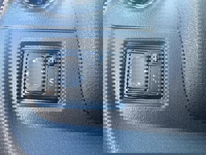 Used 2016 Nissan Versa SV image 19