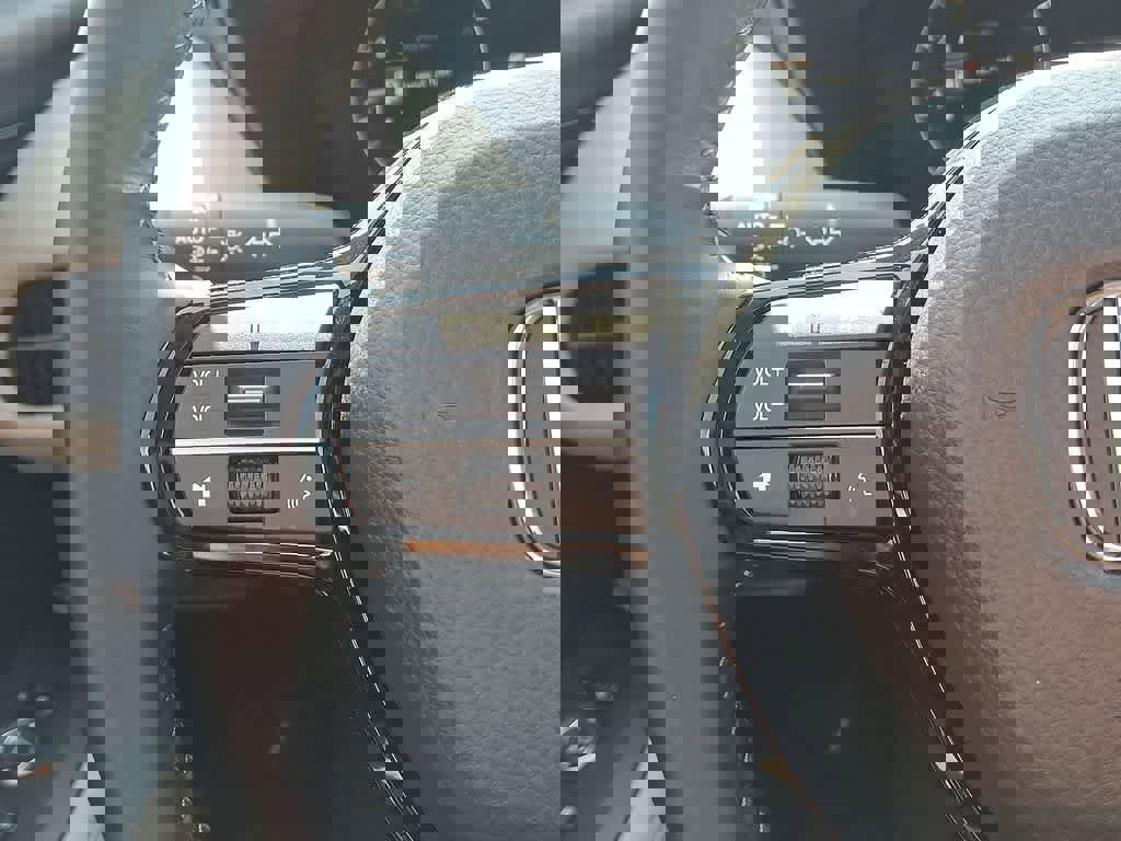 Certified 2025 Honda HR-V EX-L image 17