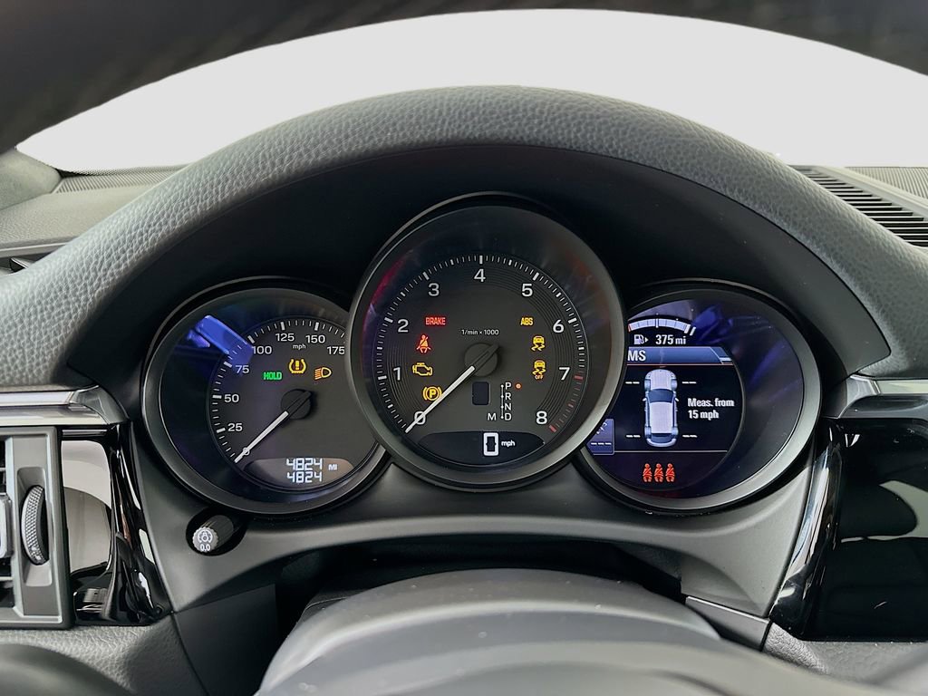 Used 2025 Porsche Macan image 13