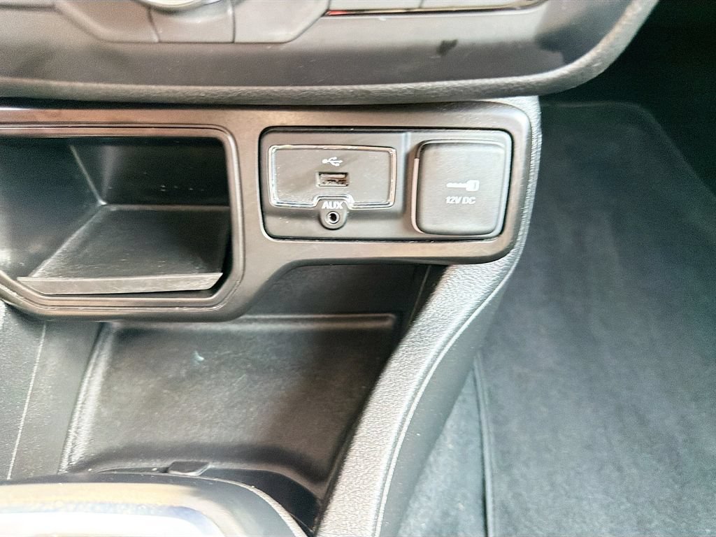 Used 2019 Jeep Renegade Latitude FWD image 28