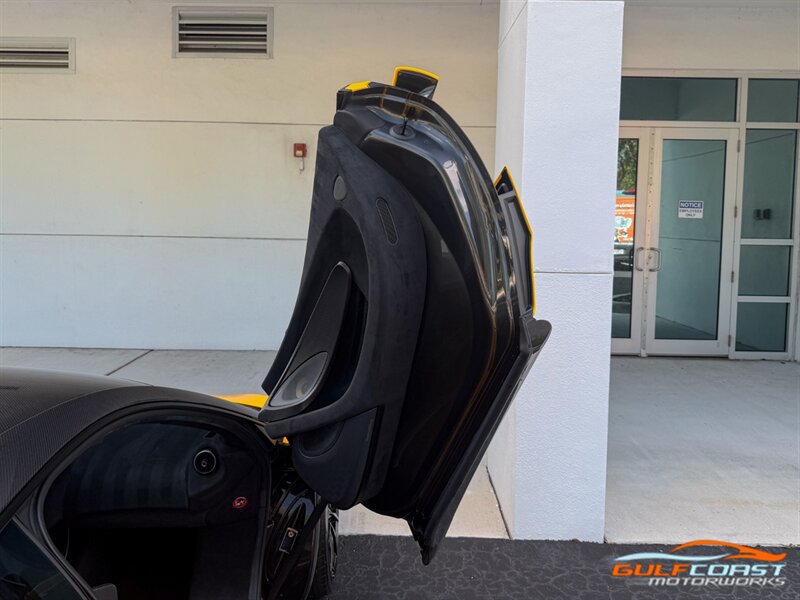 Used 2019 McLaren 600LT RWD image 34