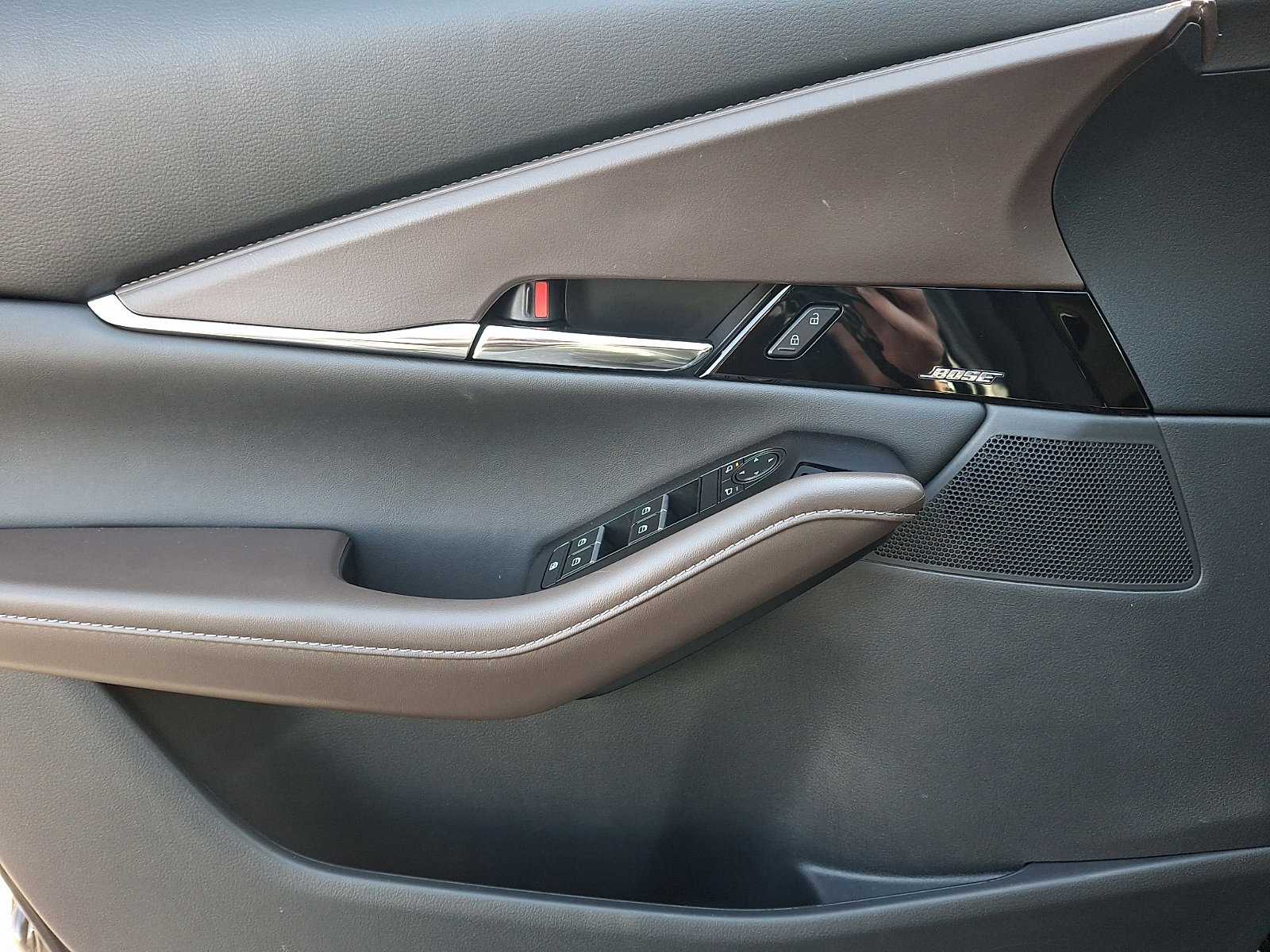 Certified 2025 MAZDA CX-30 AWD 2.5 S w/ Premium Package image 11