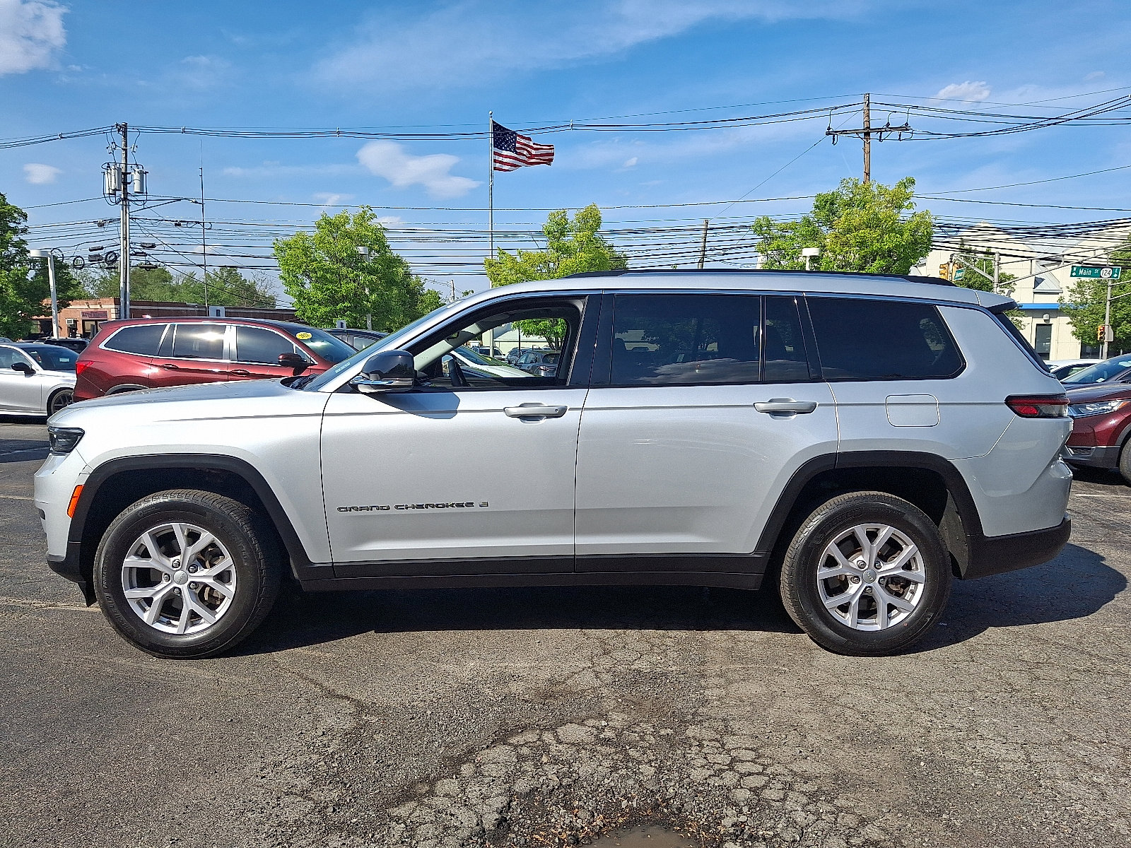 Used 2022 Jeep Grand Cherokee L Limited AWD/4WD image 10