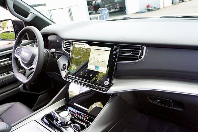 New 2026 Jeep Grand Wagoneer Limited AWD/4WD image 12