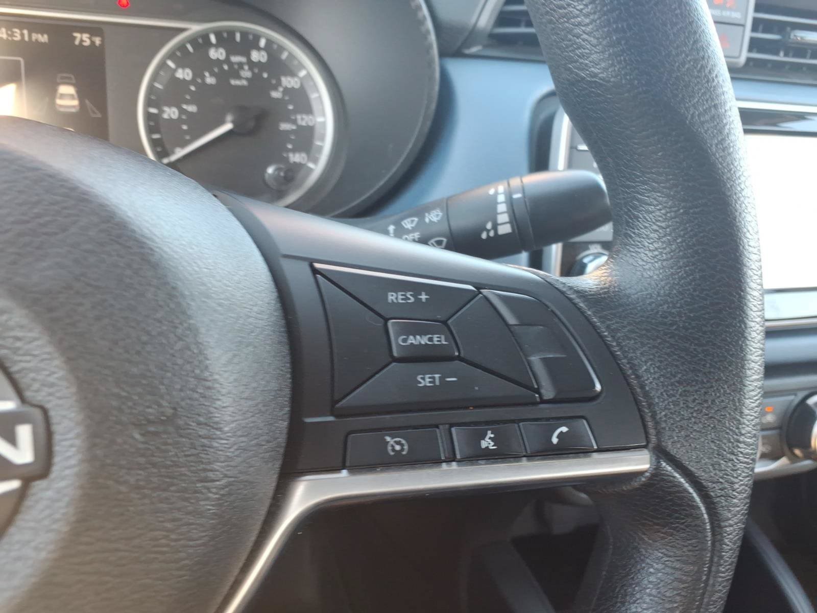 Used 2025 Nissan Versa SV FWD image 20