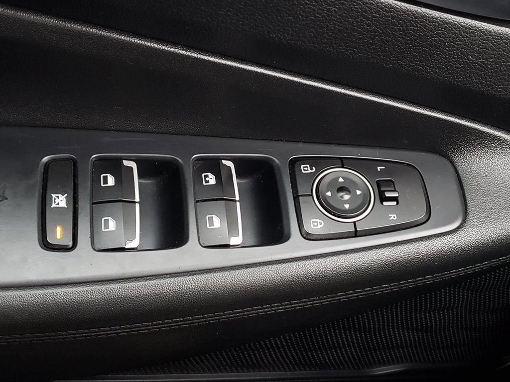 Used 2020 Hyundai Santa Fe SE image 28