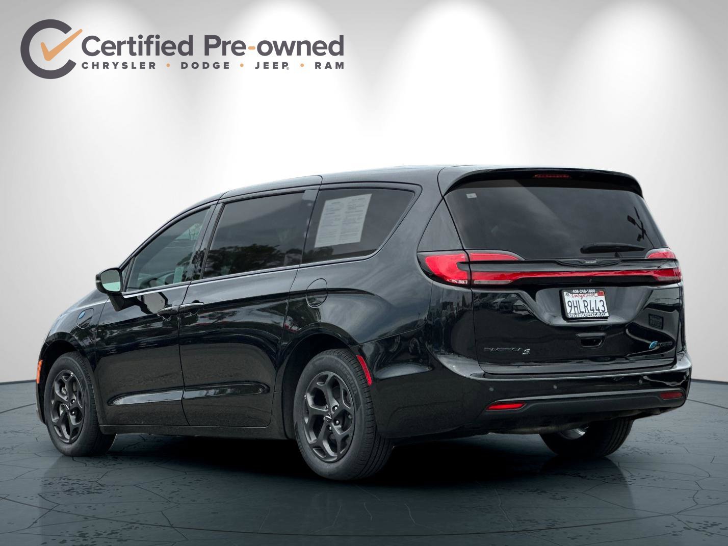 Used 2023 Chrysler Pacifica Touring-L w/ S Appearance Package FWD image 6