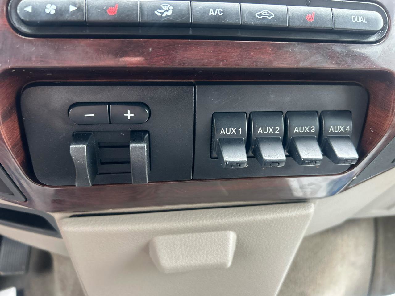 Used 2010 Ford F250 Lariat image 19