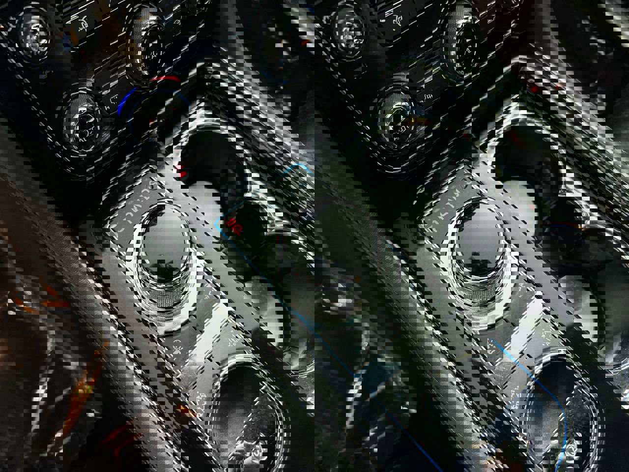 Used 2018 Jaguar XJ L Portfolio image 22