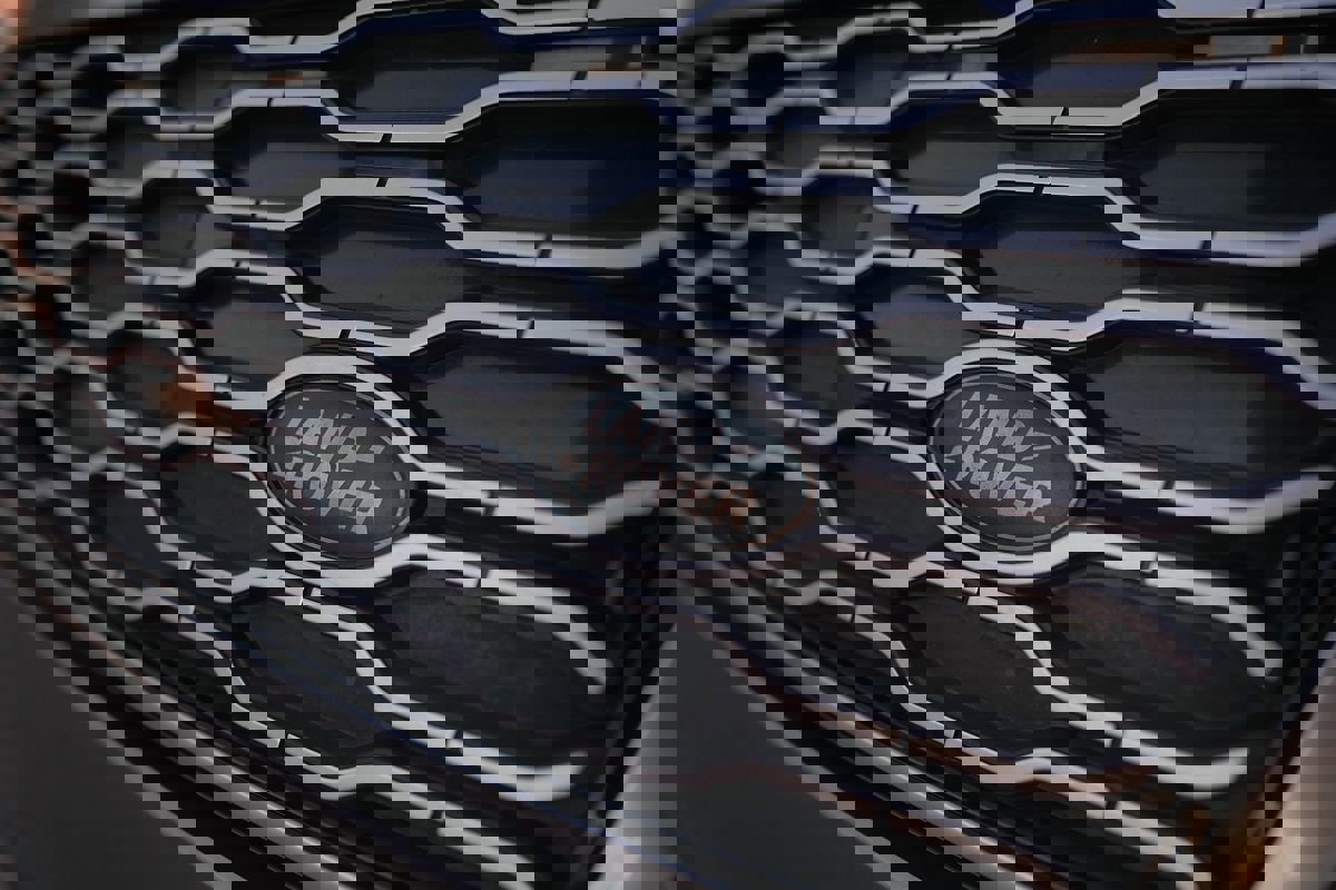 Used 2020 Land Rover Range Rover HSE image 32