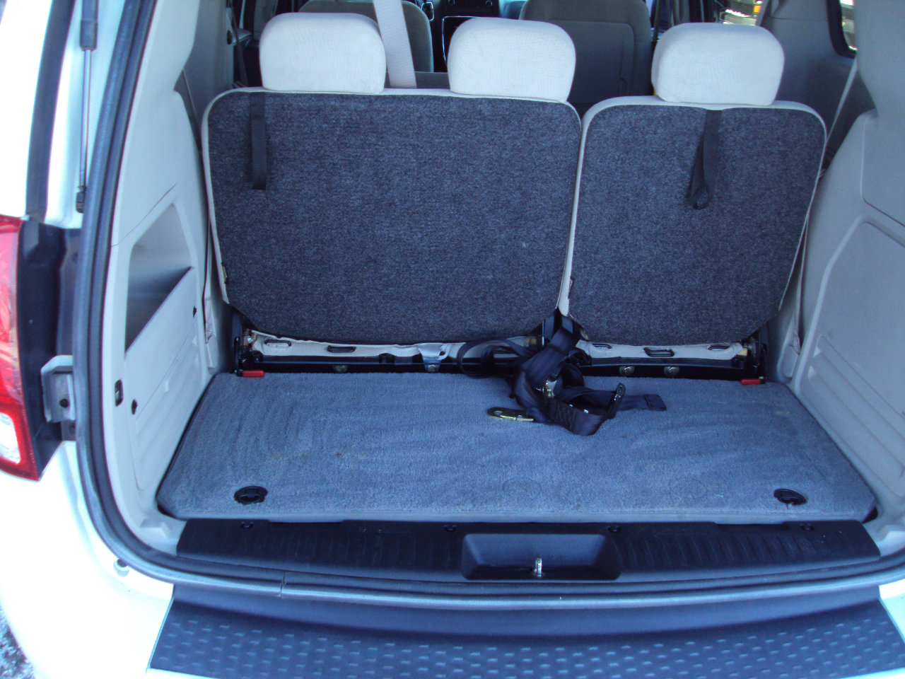 Used 2015 Dodge Grand Caravan SE w/ Quick Order Package 29E SE FWD image 9