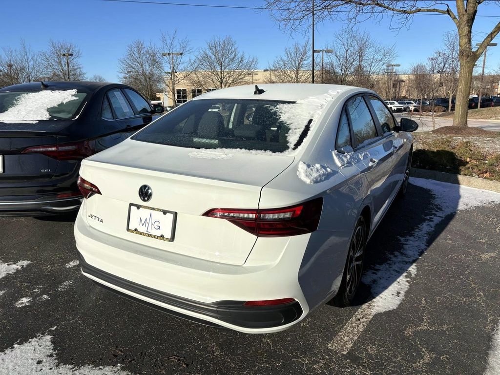 Used 2024 Volkswagen Jetta Sport image 6
