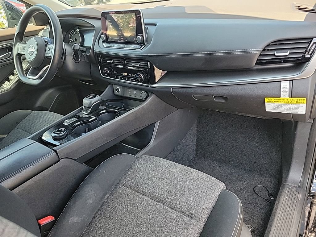 Certified 2022 Nissan Rogue SV image 12