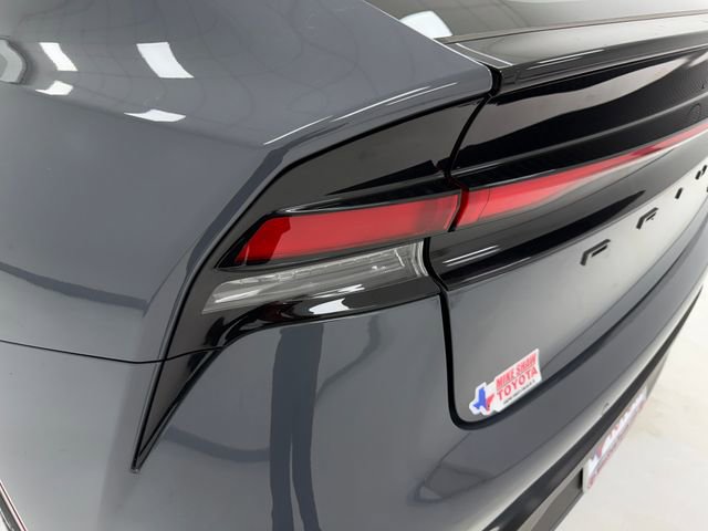 Used 2025 Toyota Prius LE FWD image 36