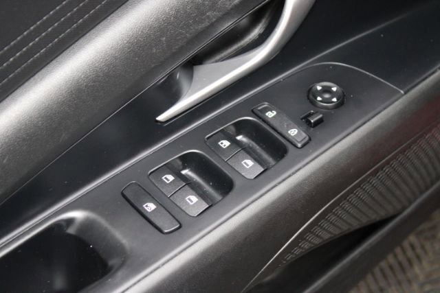 Used 2021 Hyundai Elantra SE w/ Cargo Package FWD image 9