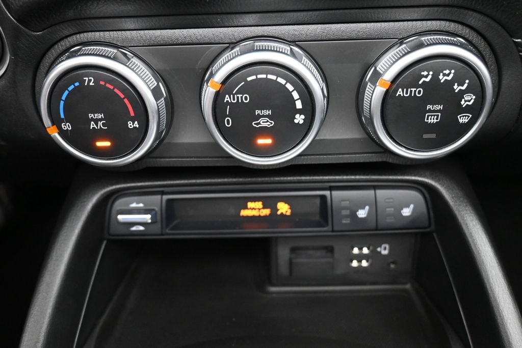 Used 2022 MAZDA MX-5 Miata RF Grand Touring RWD image 17