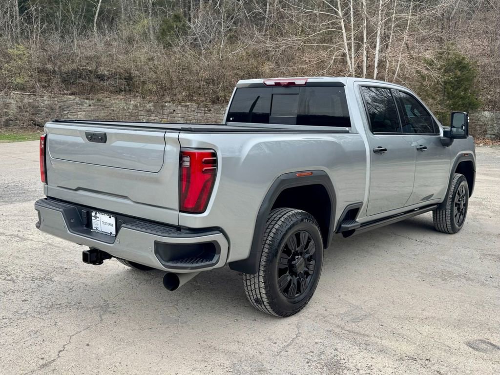 Used 2024 GMC Sierra 3500 Denali Ultimate AWD/4WD image 7