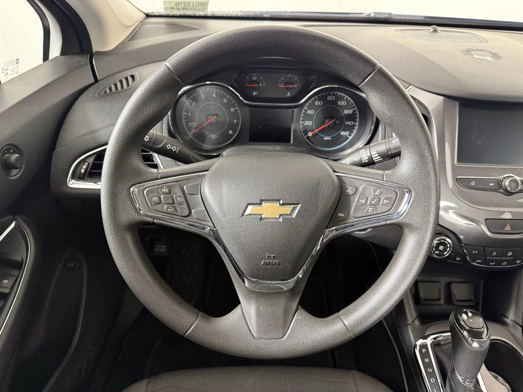 Used 2018 Chevrolet Cruze LT w/ Convenience Package image 14