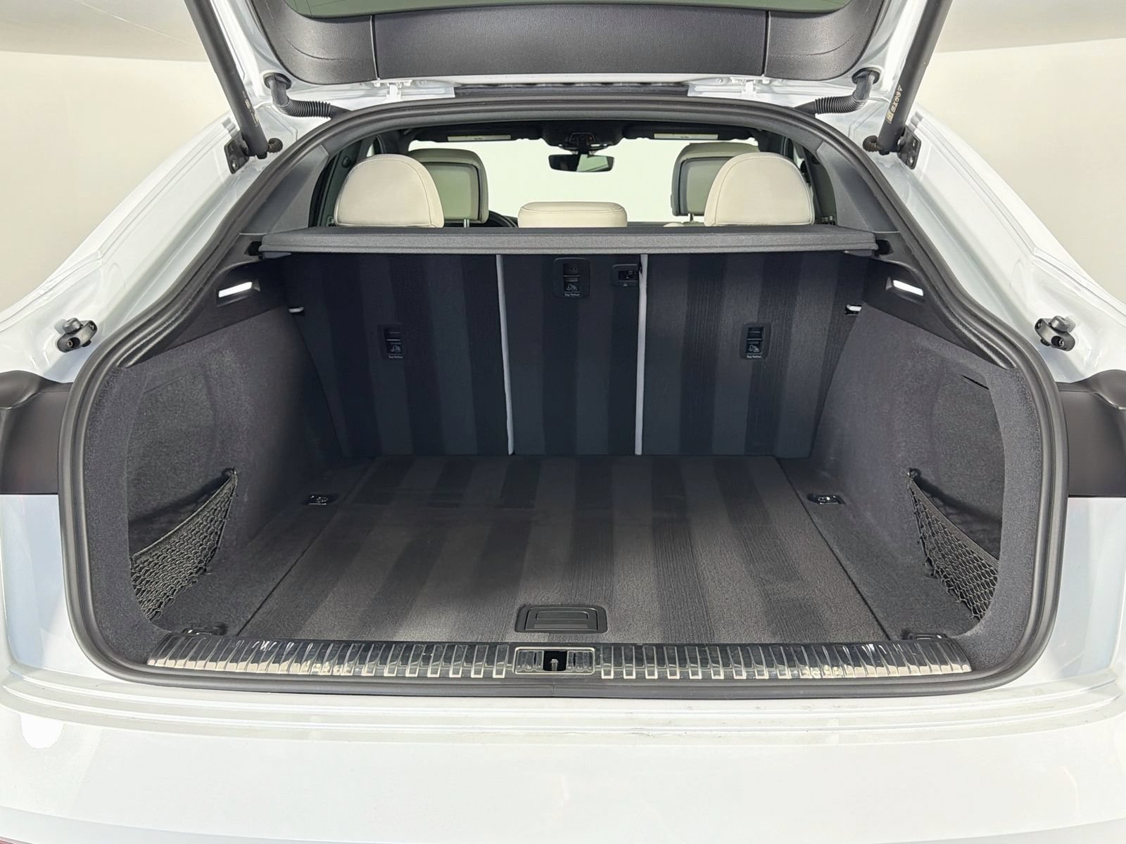 Certified 2024 Audi Q8 e-tron Premium AWD/4WD image 27