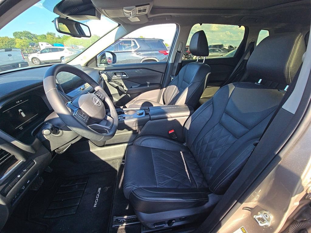 Certified 2026 Nissan Rogue Platinum w/ Platinum Premium Package AWD/4WD image 13