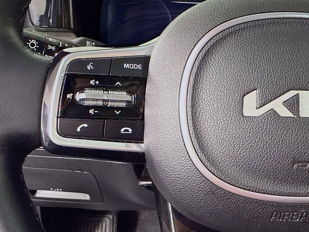 Certified 2023 Kia Sorento SX image 23