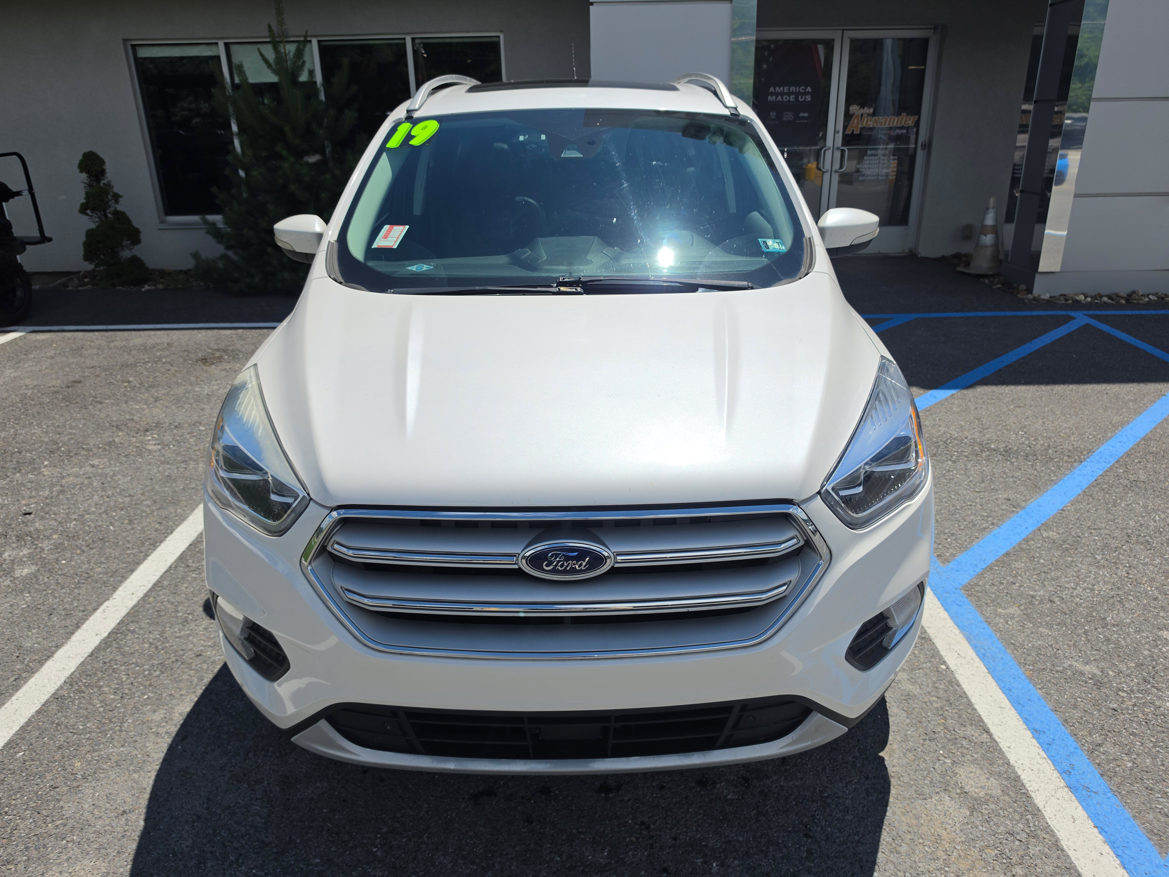 Used 2019 Ford Escape Titanium AWD/4WD image 9