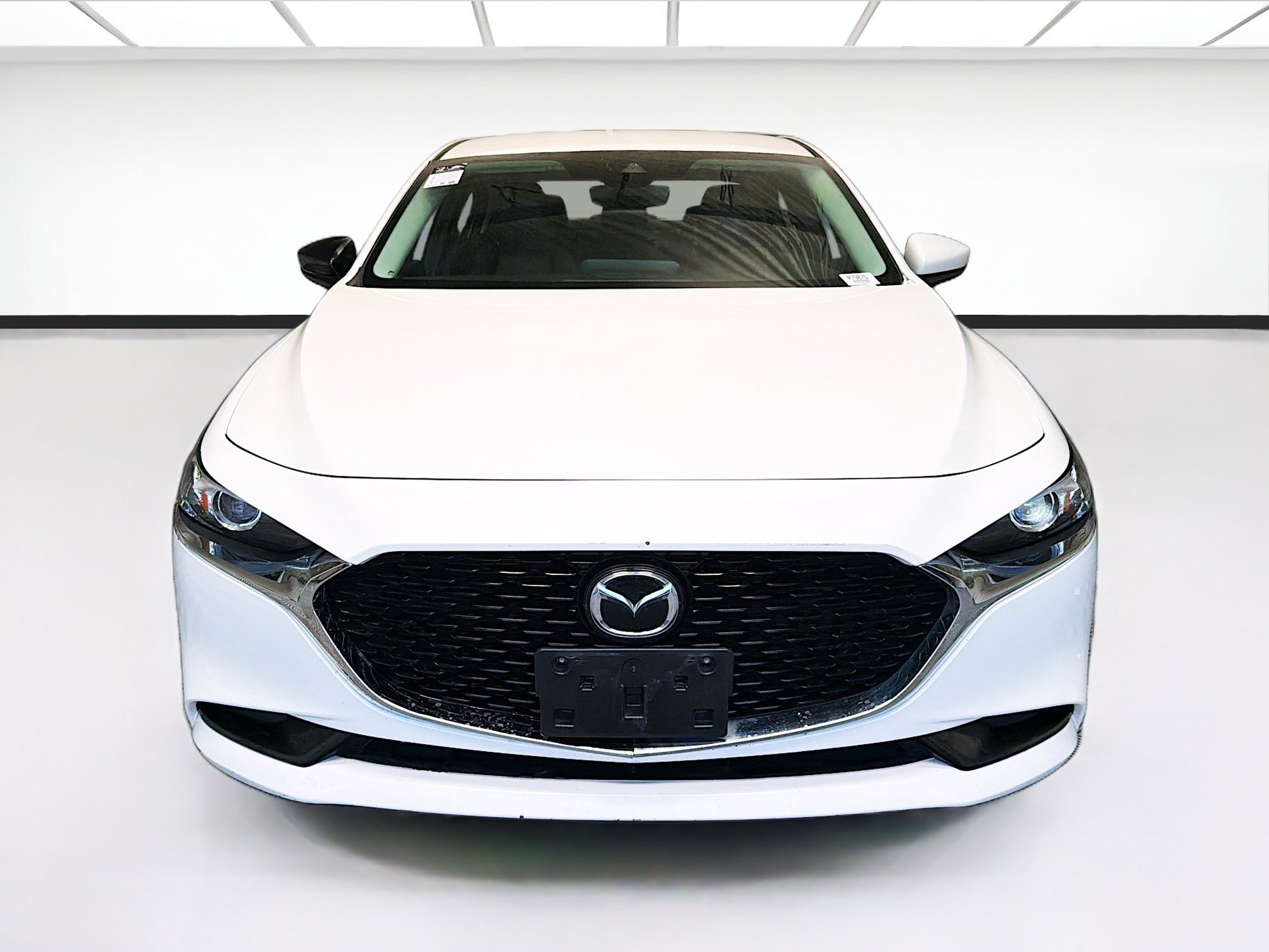 Used 2019 MAZDA MAZDA3 Sedan FWD image 2