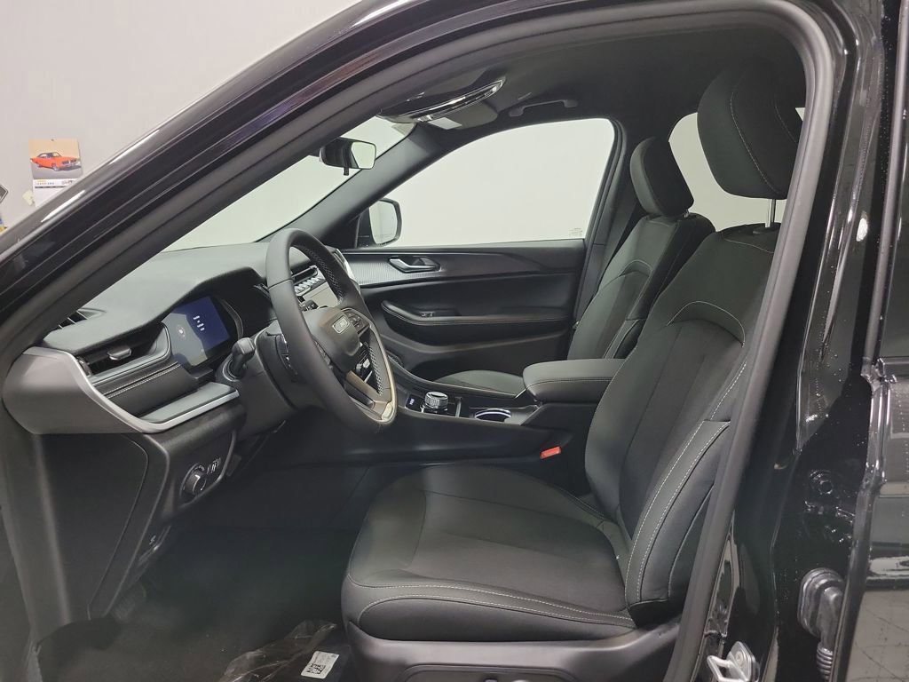 New 2025 Jeep Grand Cherokee L Laredo w/ Luxury Tech Group I image 11