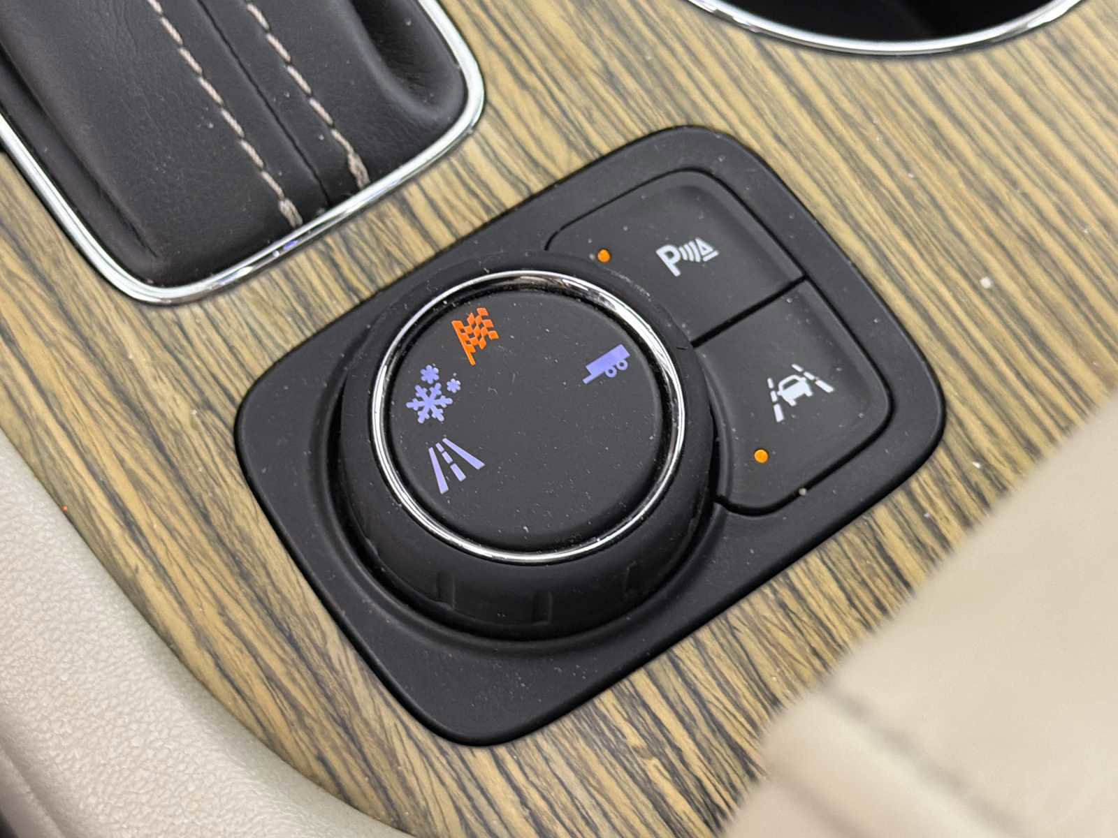 Used 2018 GMC Acadia Denali w/ Technology Package image 32