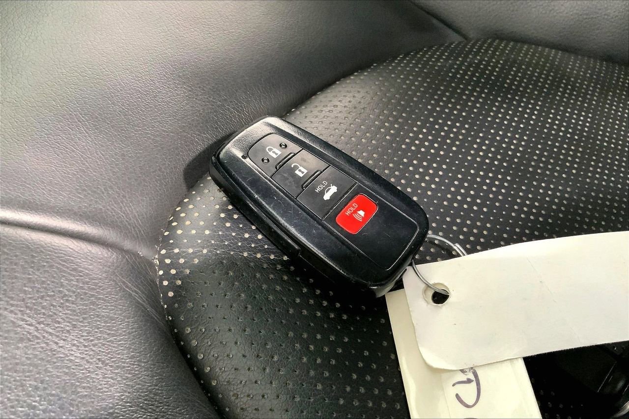 Used 2024 Toyota Camry XSE FWD image 11