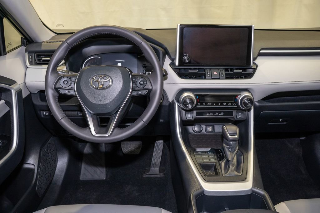 Used 2025 Toyota RAV4 XLE Premium image 2