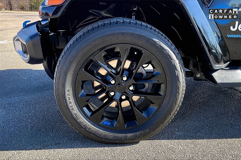 Used 2023 Jeep Wrangler Unlimited Sahara w/ Dual Top Group image 8