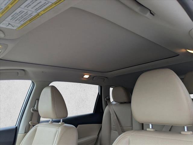 Used 2017 Nissan Rogue SL image 15