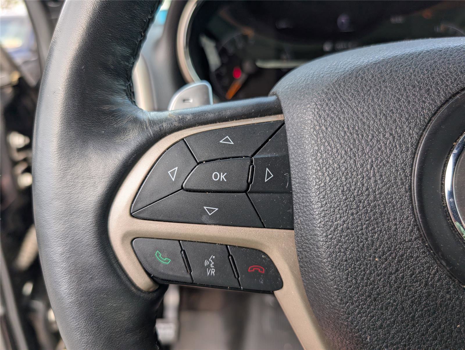 Used 2016 Jeep Grand Cherokee Laredo 75th Anniversary image 25